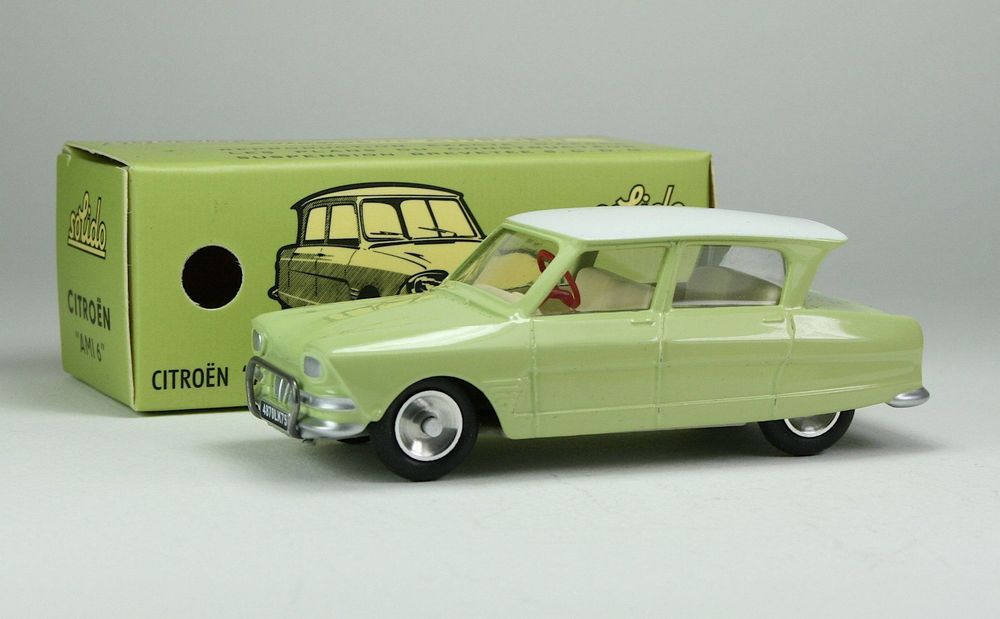 SOLIDO - 141 - Citroen Ami 6 Break - Bleu métal - En boite