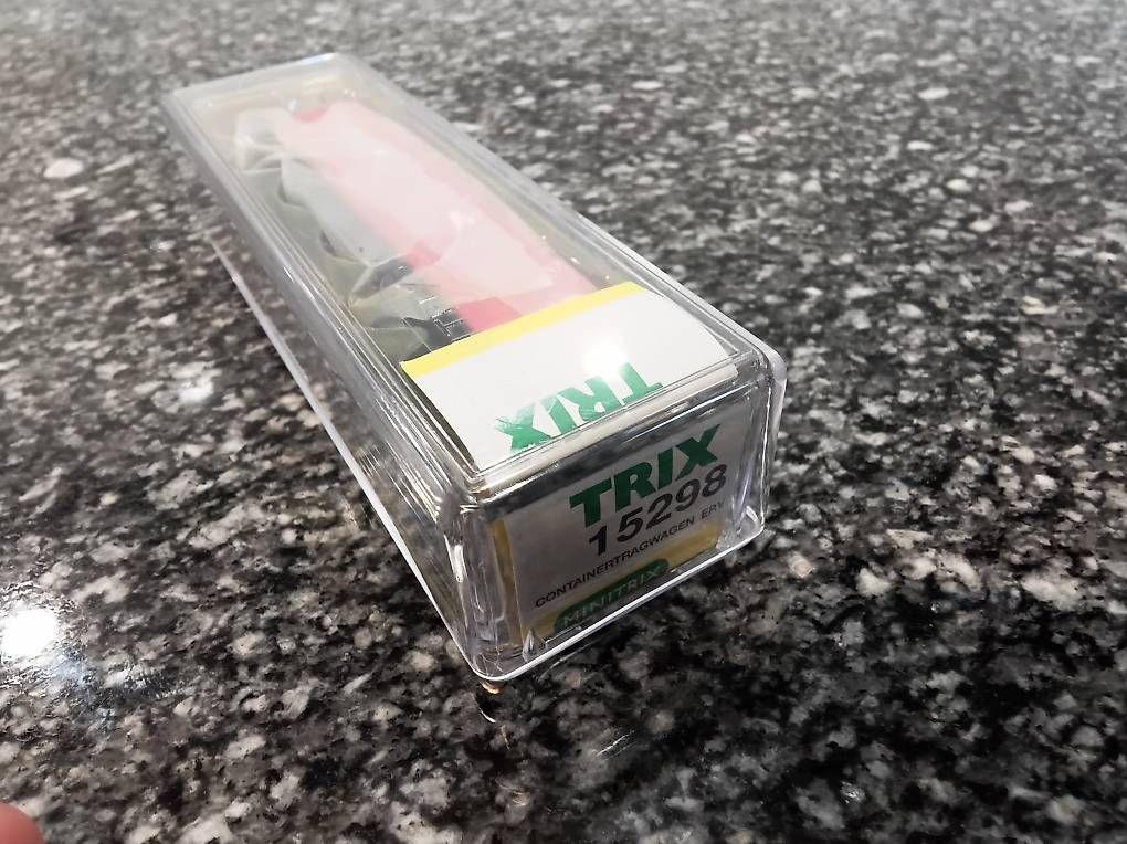 Trix Modelleisenbahnen: Minitrix 15298 Containerwagen / neuwertig in OVP – Neu (gemäss Beschreibung) aus Küsnacht ZH von UrBaRo 1