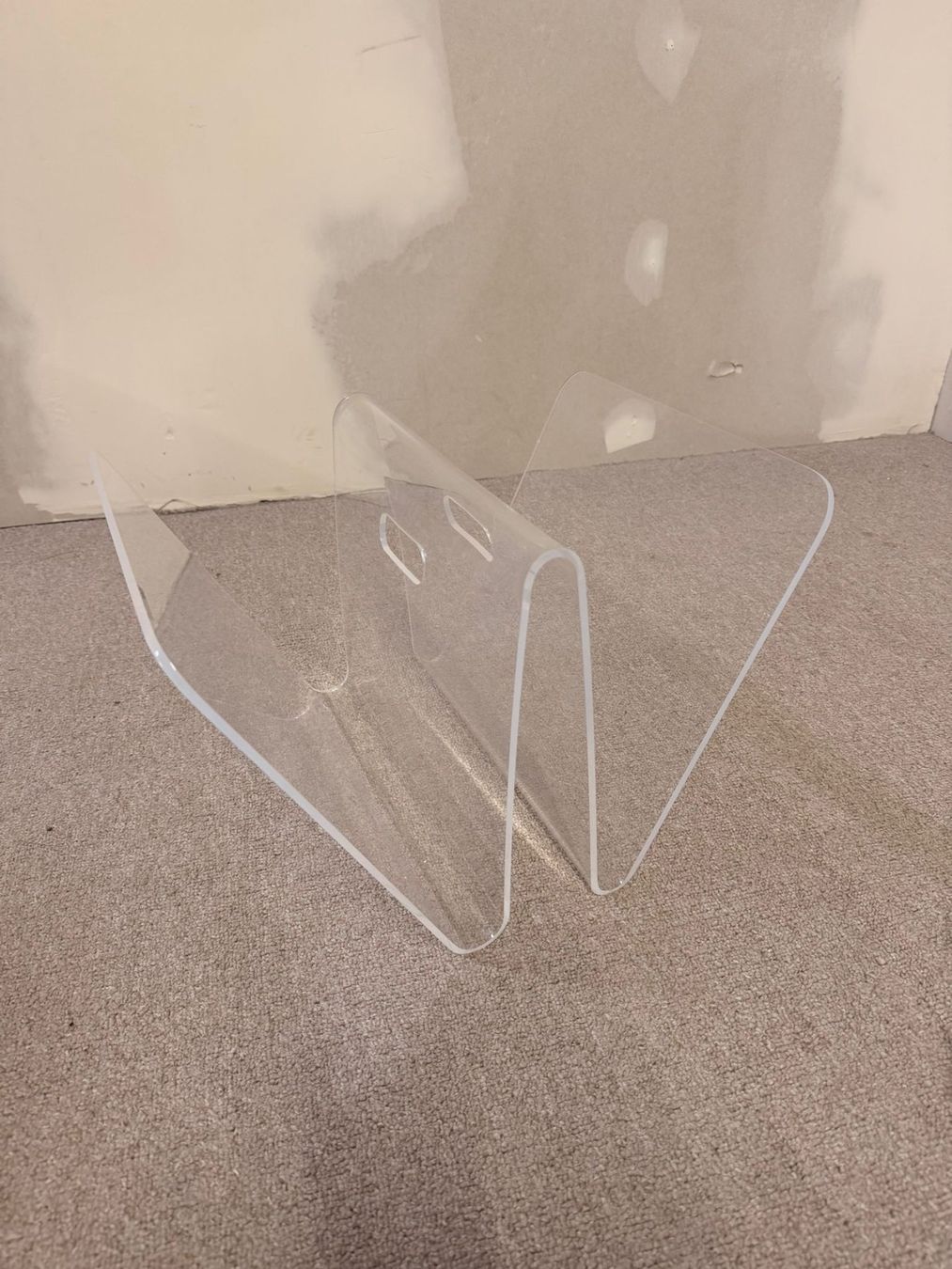 Sonstiges für Haushalt & Wohnen: Transparente Zeitschriftenständer aus Plexiglas Acrylglas – Gebraucht aus Rickenbach ZH von Der-Insider