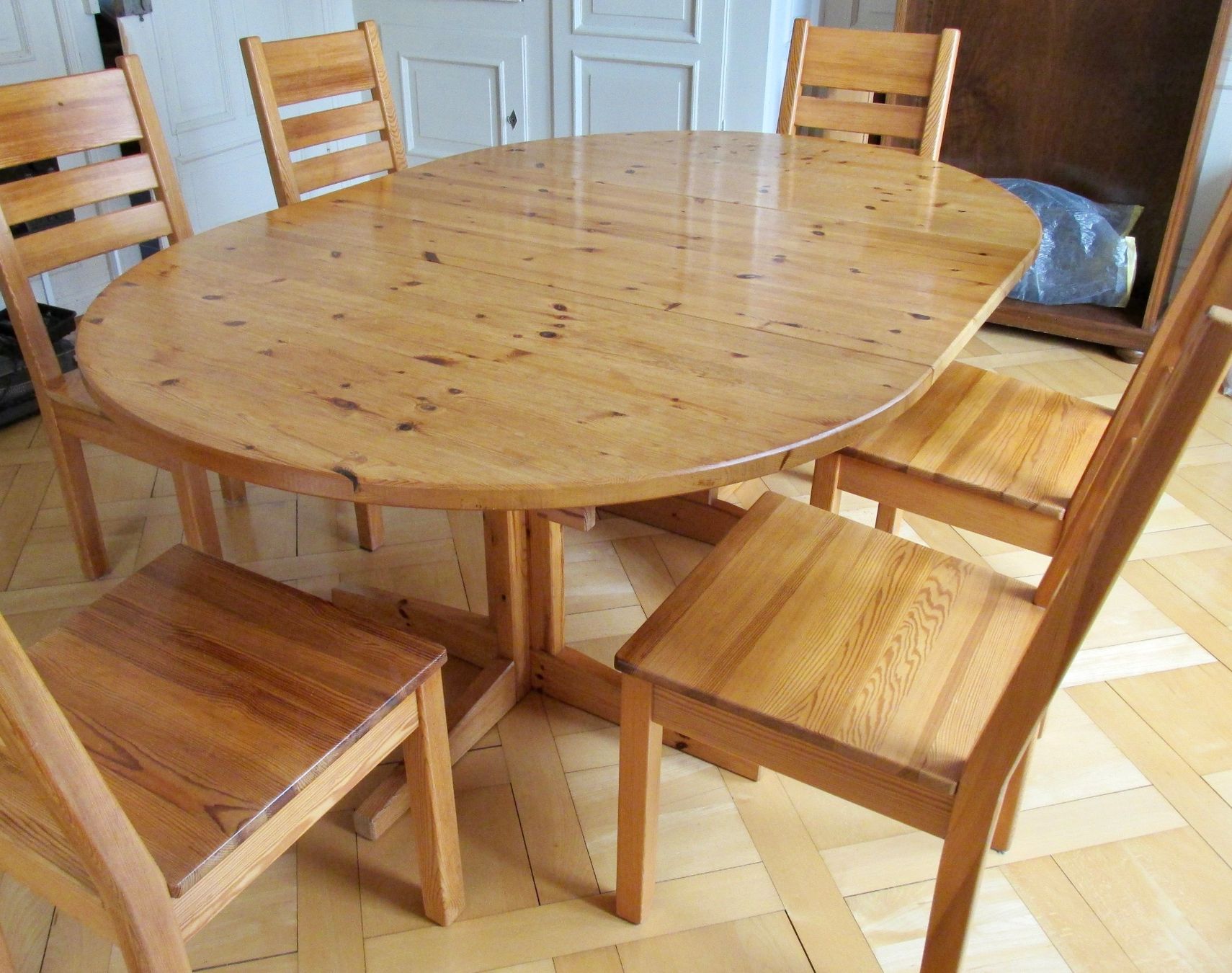 Ikea Tische: Grosser Tisch / Esstisch mit 6 Stühlen – Gebraucht aus Winterthur von mat_q5d5