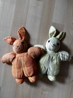 2 lapins en tissu Dralon 