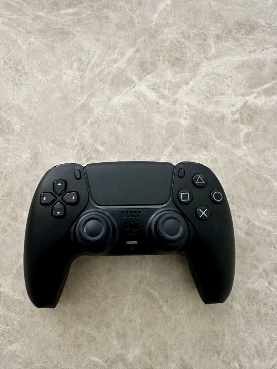 Sony Controller: Sony DualSense Wireless Controller PS5 Schwarz - Stick Drift – Defekt aus Freienbach von ton_h8sm