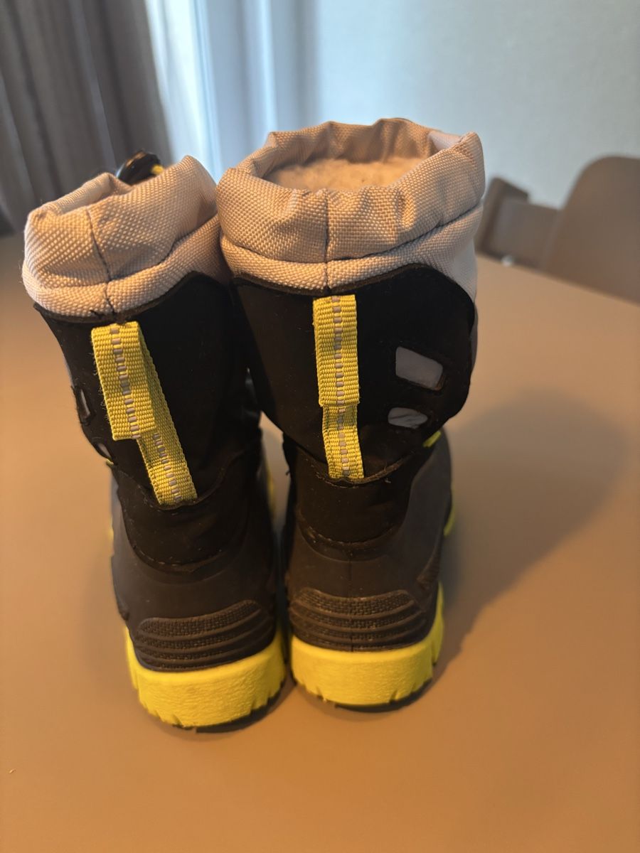 Chaussures garçon: Kinder Winterstiefel Grösse 25  – D'occasion à Geroldswil par ele_7hkp 3