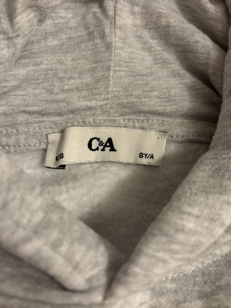 C&A Maglioni & Felpe: Grauer C&A Hoodie, Grösse 128 – Usato da Jegenstorf venduto da Annina0506 1