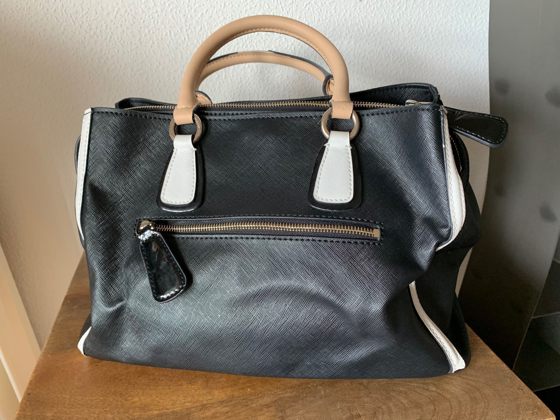 Guess Taschen für Damen: Guess Girlfriend bicolore breloques – Gebraucht aus Perroy von barballalla 2