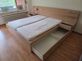 Doppelbett Eiche mit Schubladen und Nachttischen 180x200