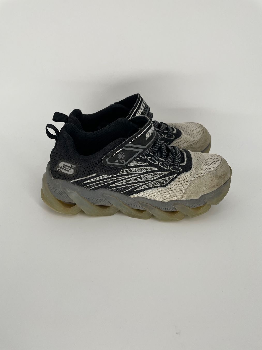 Skechers Scarpe per ragazzi: Skechers Kinderschuhe Sneaker mit Lichtern Gr. 36 – Usato da Auenstein venduto da moin.