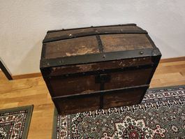 Antike Reisetruhe für Liebhaber