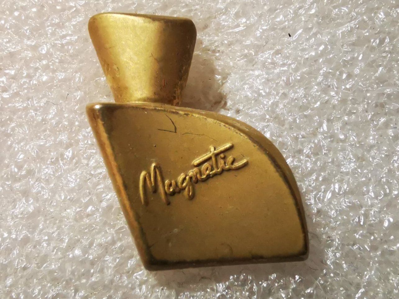 Placchette & Badge: Ansteckpin 13: Parfüm Magnetic – Usato da Oppligen venduto da Pin-Fall-Shop