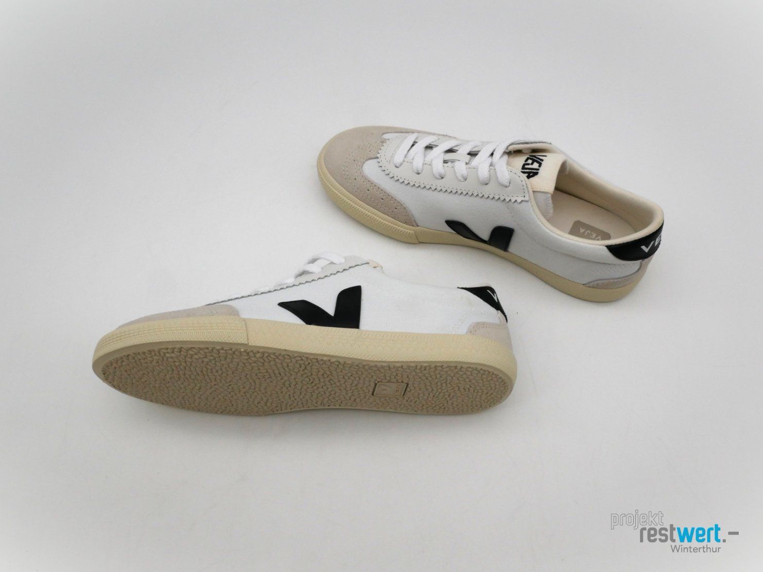 Veja Herrenschuhe: VEJA Volley Canvas-Sneaker, Gr. 36 – Neu (gemäss Beschreibung) aus Winterthur von Restwert_Winterthur 2