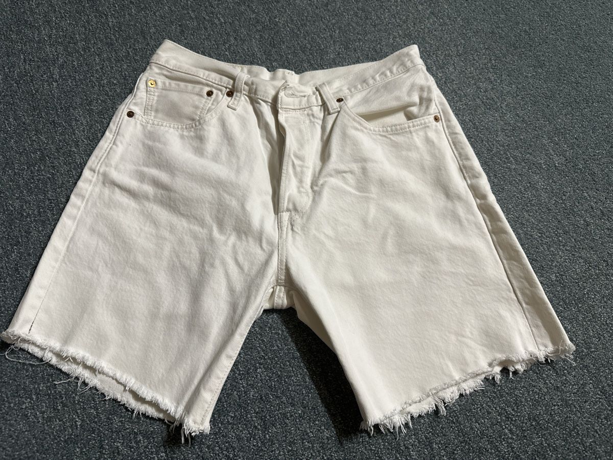 Levi's Jeans: Jeansshorts weisscreme Gr 30 Levis  – Nuovo (secondo la descrizione) da Baltschieder venduto da YmroBe