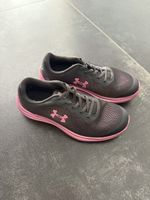 Under Armour Sneakers, Grösse 35, Top Zustand!