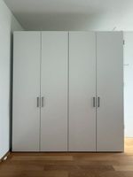 Kleiderschrank