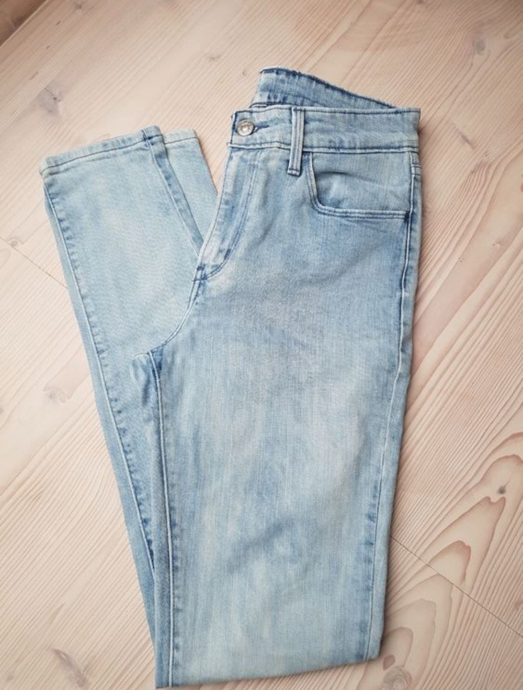 Levi's Jeans: Levi's Jeans, hellblau, Grösse 27 – Nuovo (secondo la descrizione) da Kandersteg venduto da Zwiepi 1