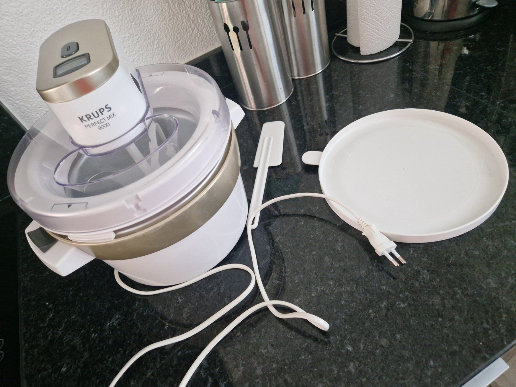 Küchengeräte: Glacemaschine Krups Perfect Mix 9000 – Gebraucht aus Schänis von scouri
