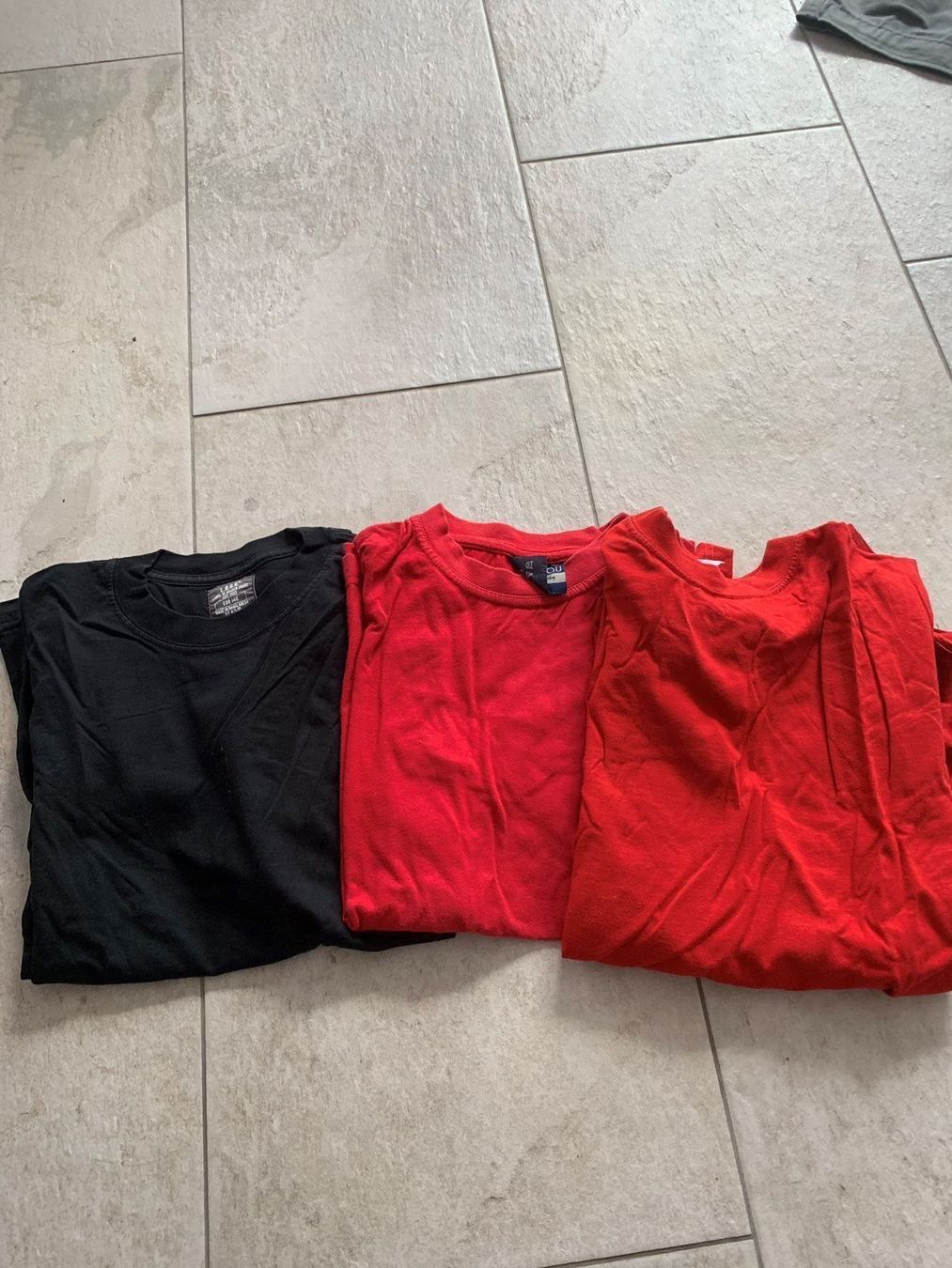 Lotti & Set di vestiti: 3er Shirtset Gr.146/152 – Usato da Seewen SO venduto da Muggi3