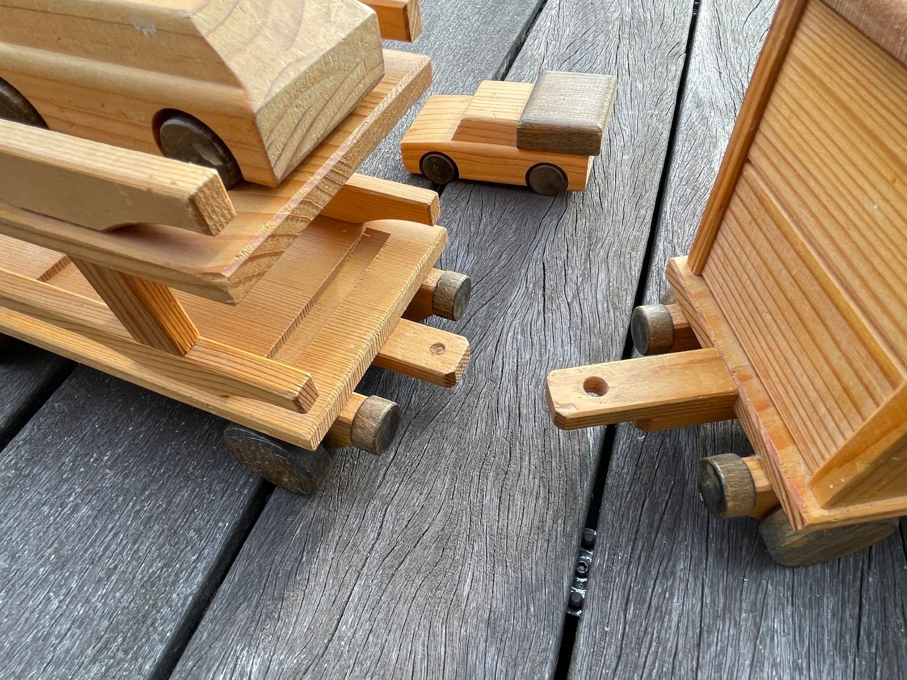 Giocattoli: Holz Eisenbahn mit Krokodil Lok – Usato da Hünibach venduto da Huema 8