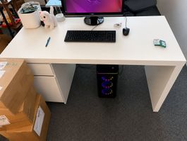 Ikea Pult / Schreibtisch / Bürotisch - Gebraucht