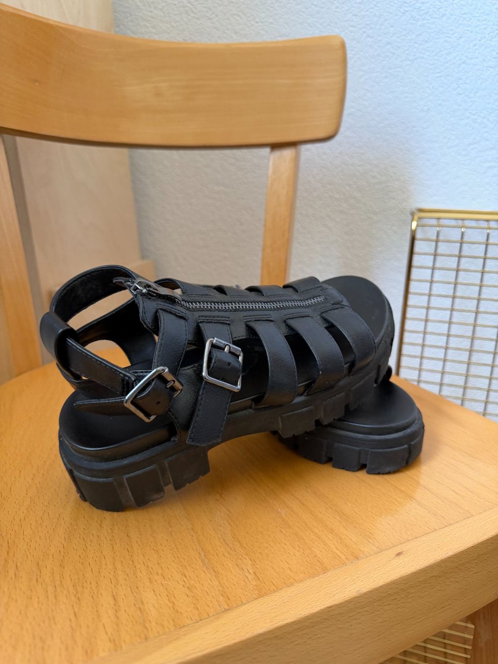 Scarpe da donna: Sandales T37 – Usato da Sion venduto da fem_8rnr 1