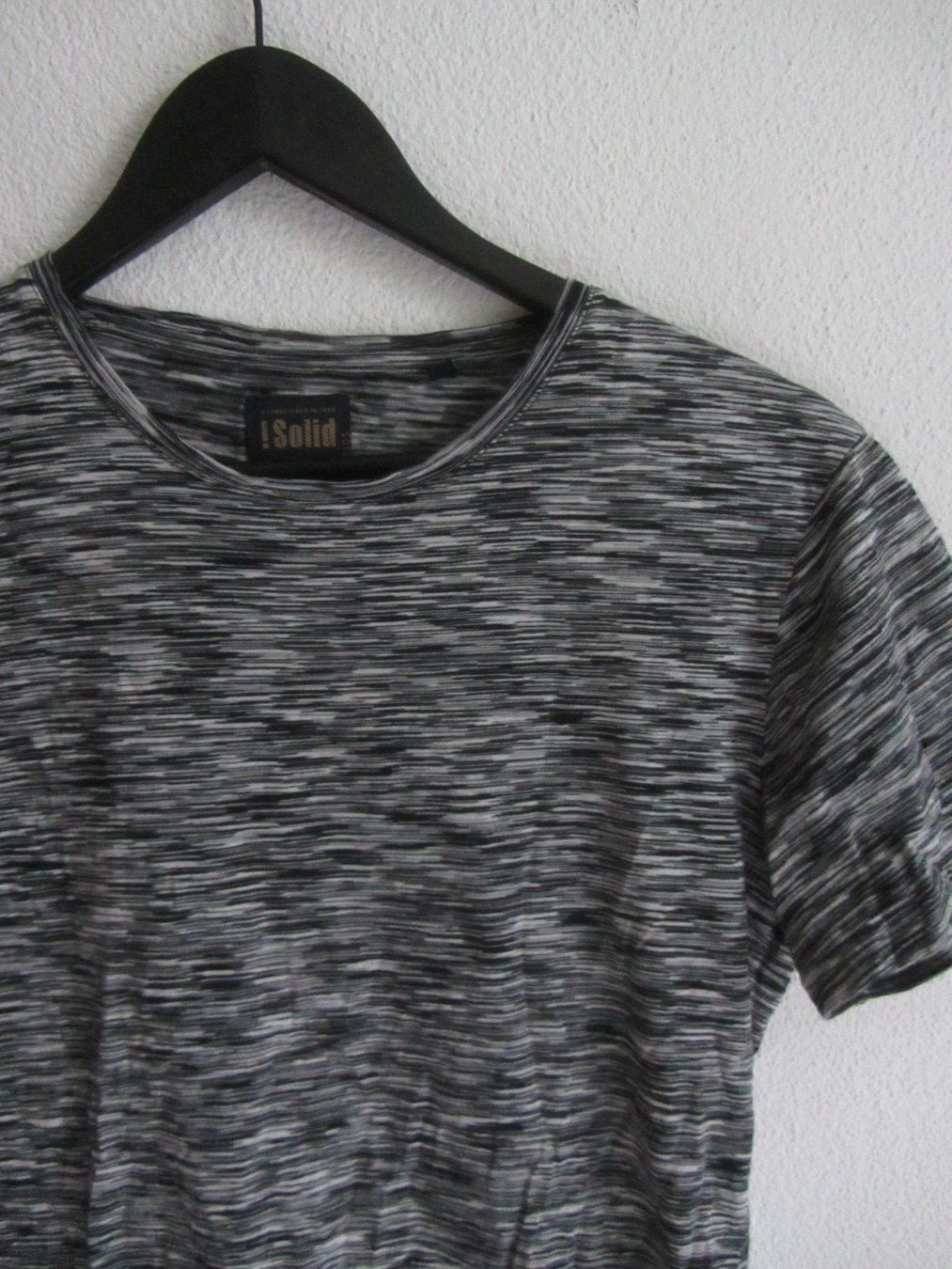 T-shirt: !SOLID - T-Shirt schwarz-weiss gemustert – Usato da Zürich venduto da Diazaio 1
