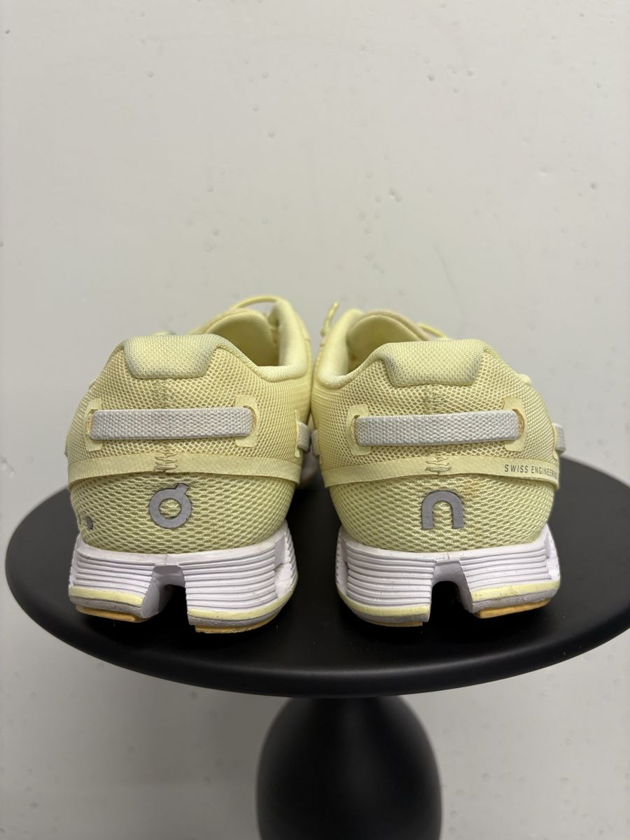 On Damenschuhe: On Laufschuhe Gr. 37.5 gelb Cloud 5 Sneaker – Gebraucht aus Regensdorf von secondchancefashion 3
