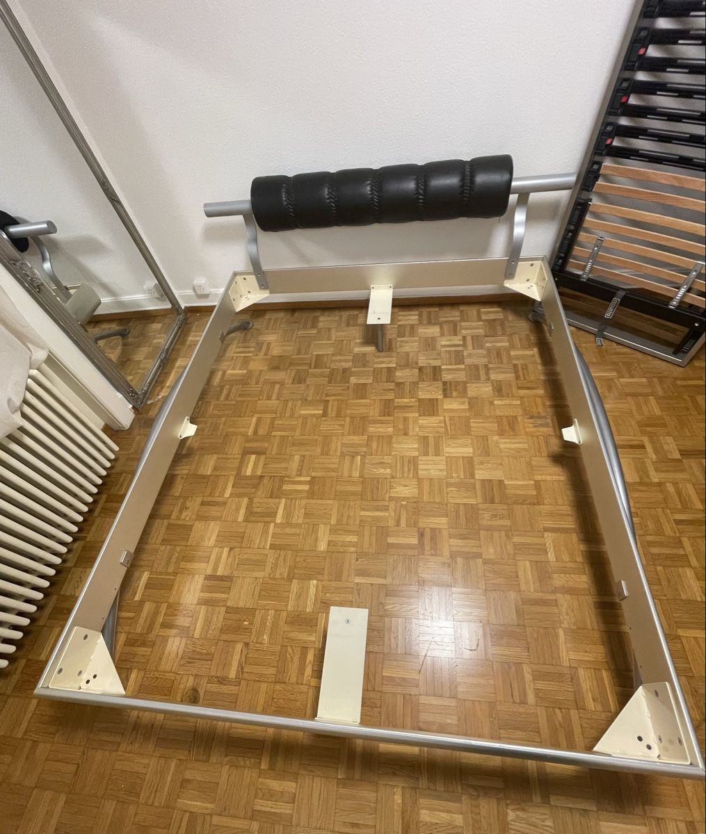 Letti: Bett / Bettgestell 160x200 – Nuovo (secondo la descrizione) da Zürich venduto da Nikita.-