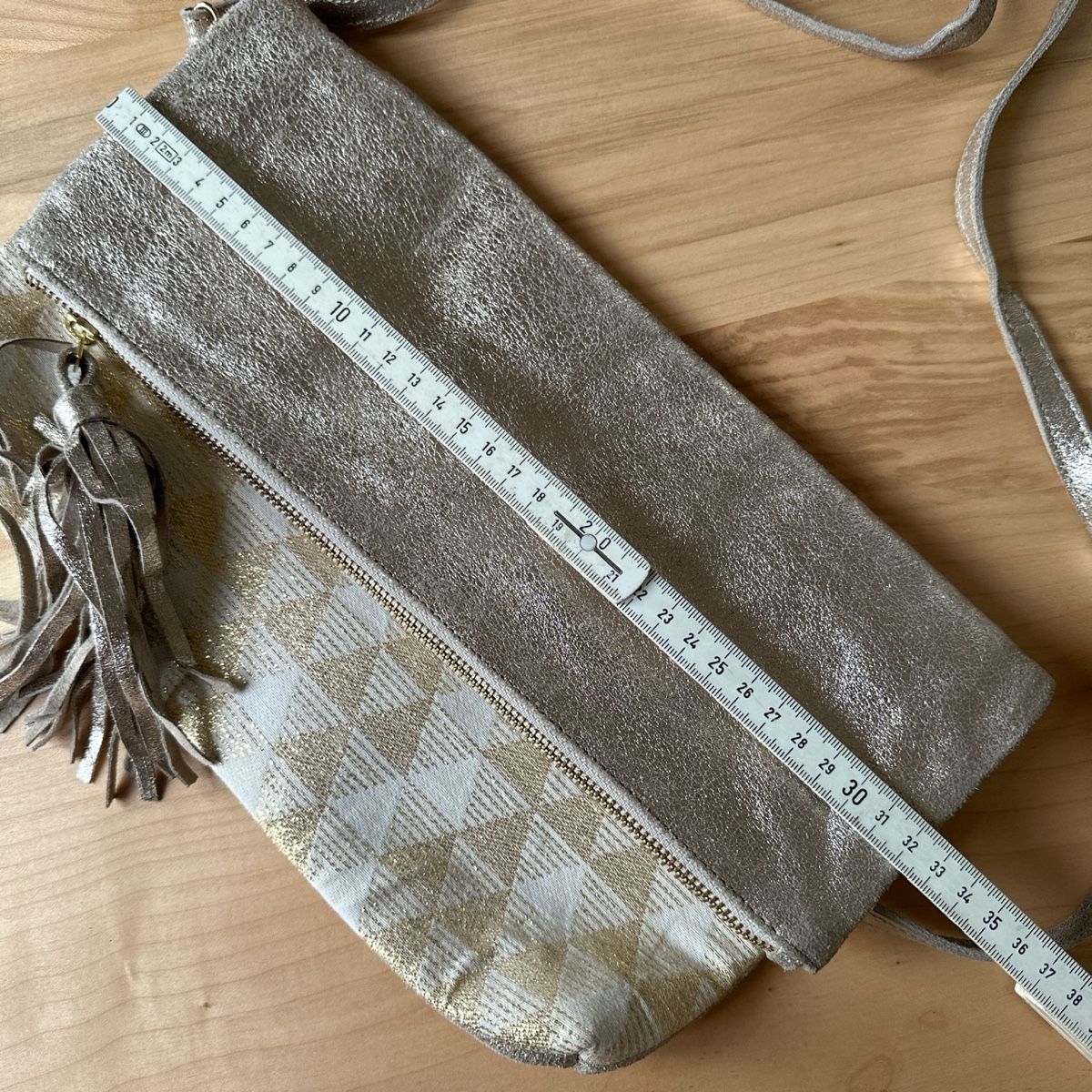 Borse da donna: Goldene Handtasche – Nuovo (secondo la descrizione) da Thalwil venduto da guffuchnopf 2
