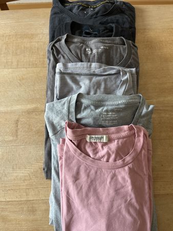 6 T Shirt guter zustand, rosa wie neu L