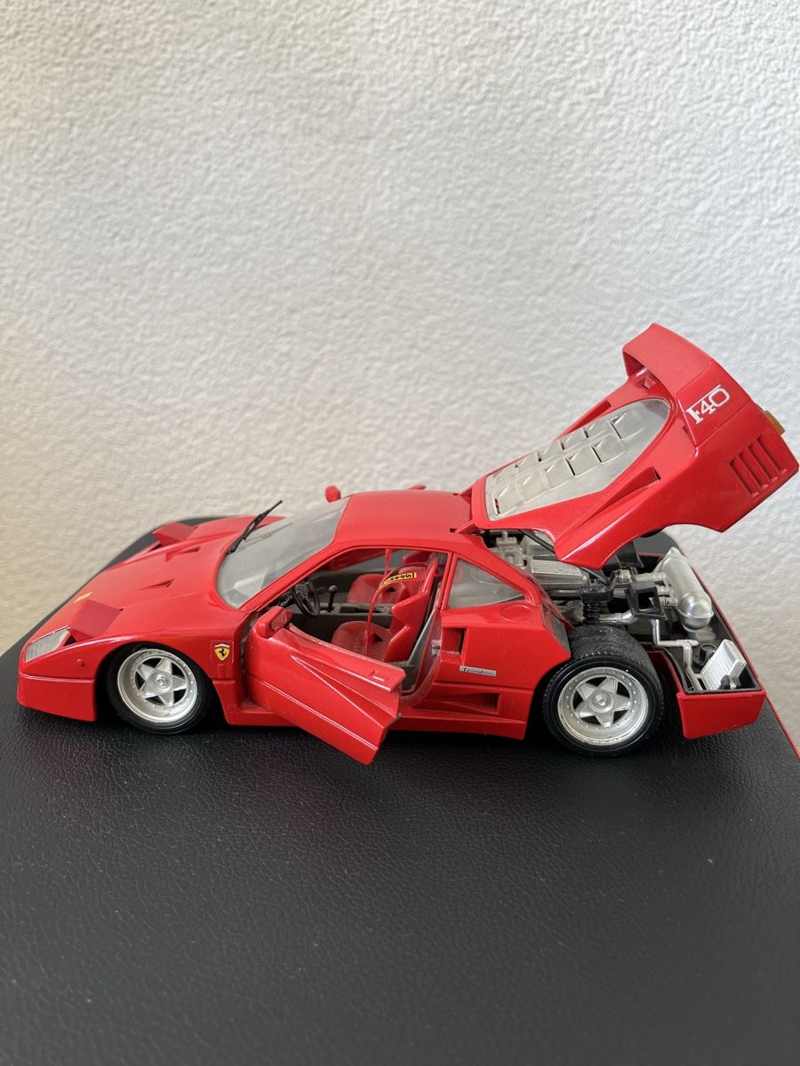 Ferrari Modellini d'auto: Ferrari F40 1:18 – Usato da Kehrsatz venduto da Fuedu0 1
