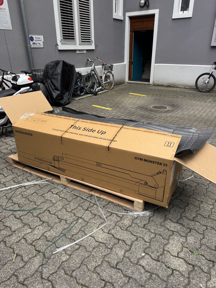 Paletten: Gratis Holzpalette + Kartonverpackung zum Abholen – Gebraucht aus Zürich von Privat13 2