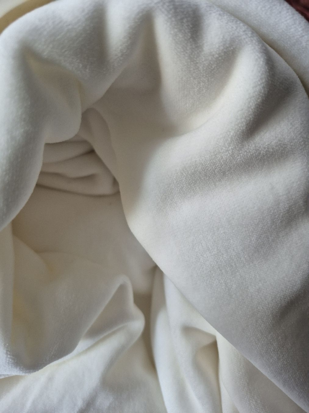 Tessuti: tissue jersey de velours ras blanc – Nuovo e nell'imballaggio originale da Obermumpf venduto da Dadacaramel 1