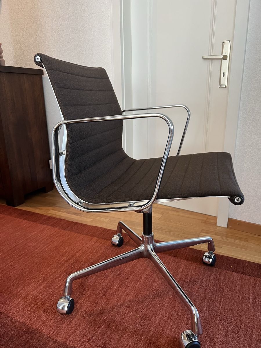 Vitra Chaises: Vitra Eames Stuhl, braun – D'occasion à Zürich par Juli8050 3