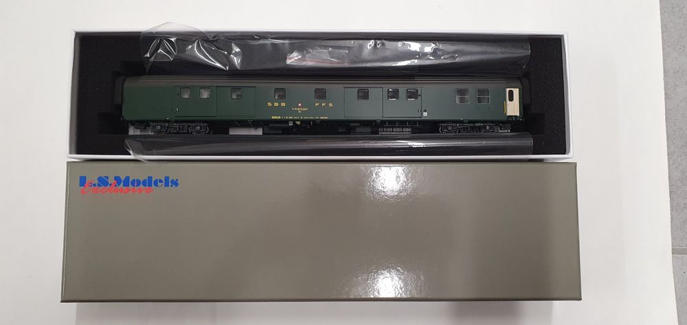 Voiture UIC-X LS Models – BM C1 / Eurofima, SBB CFF, échelle HO