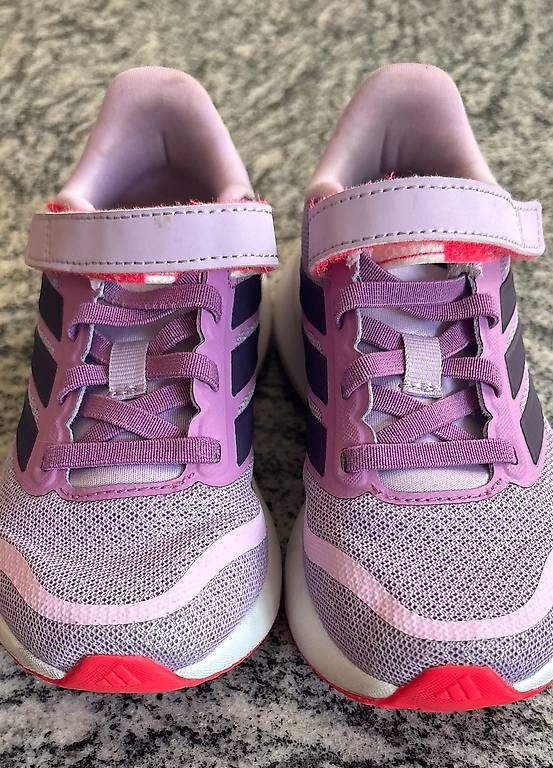 Adidas Chaussures filles: Adidas Gr 28 – D'occasion à Arlesheim par enn_gw5s 2