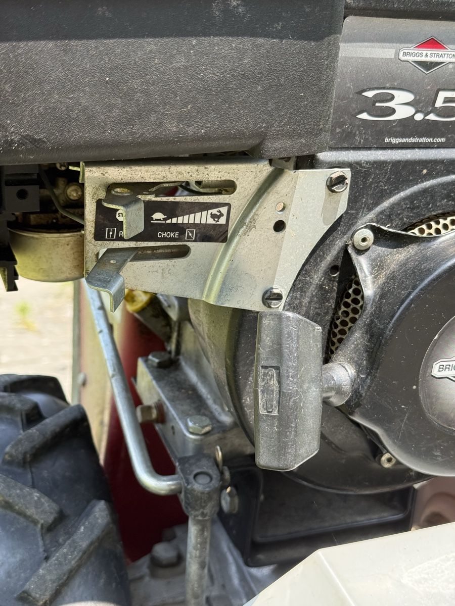 Toutes les machines: Motormäher  Briggs & Stratton 3.5PS  – D'occasion à Kollbrunn par Yolk. 3