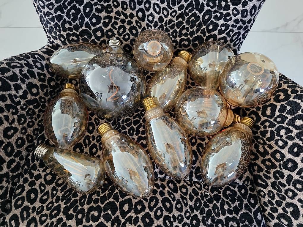 Laternen: Diverse neue Super  Birnen  – Neu und originalverpackt aus Gurmels von Girl 2