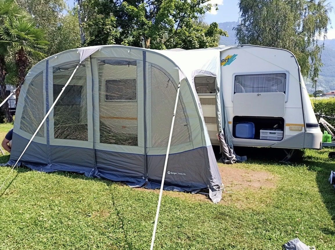 Verande & Tende da sole: Berger Vorzelt Arona Alu – Usato da Kaltbrunn venduto da Tschappamoschgi