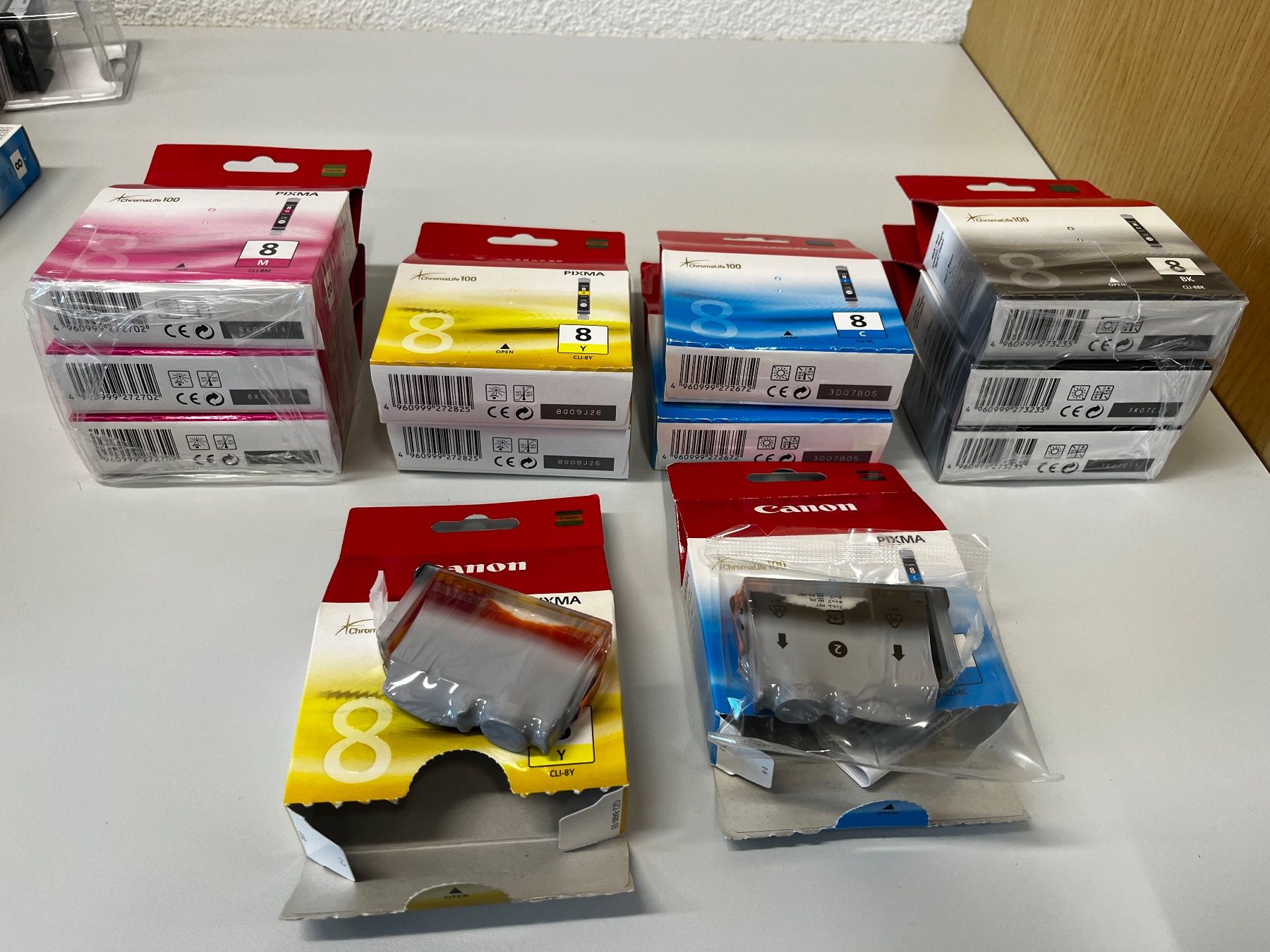 Canon Cartucce per stampanti & toner: Canon CLI-8 BK/M/C/Y Multipacks (12 Einzelpatronen) – Nuovo e nell'imballaggio originale da Wilderswil venduto da ROPO3812 1