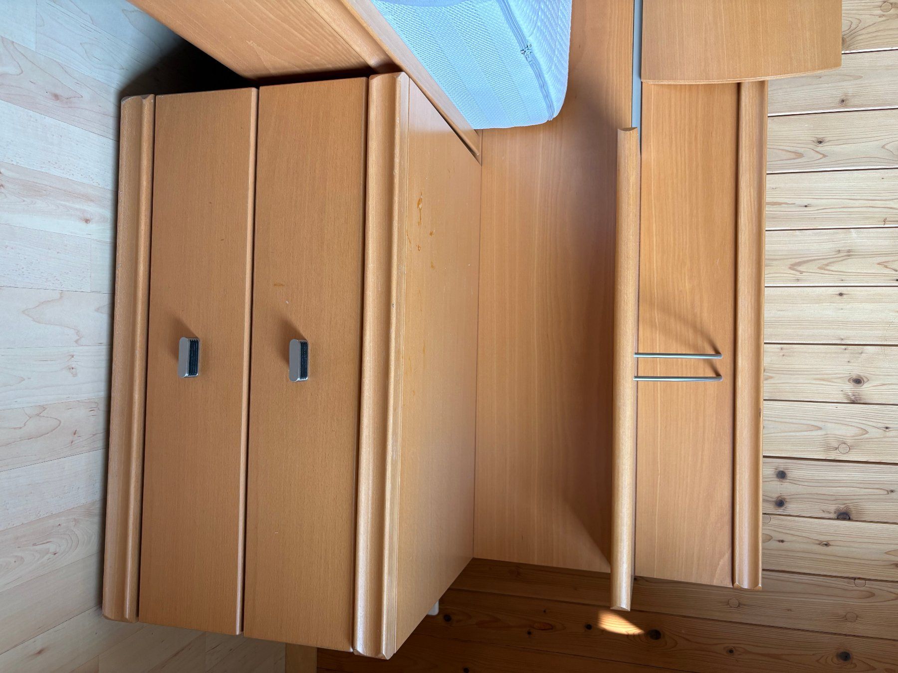 Pfister Betten: Doppelbett mit Nachtschränken – Gebraucht aus Schachen LU von 13_Snoopy 3
