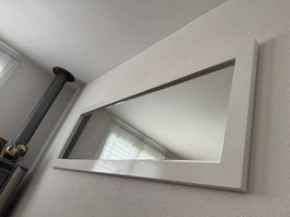 Grosser Wandspiegel