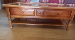 Klassischer Salontisch mit 3 Schubladen, Nussbaum furniert