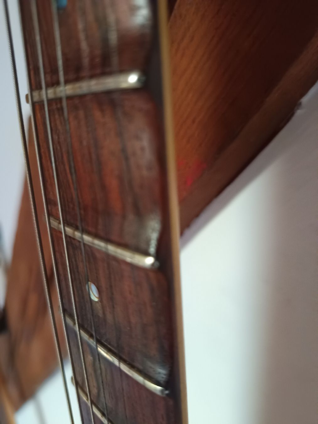 Strumenti musicali: abgefahrene schon ältere e Gitarre . Unikat. – Usato da Balterswil venduto da jean0502 2