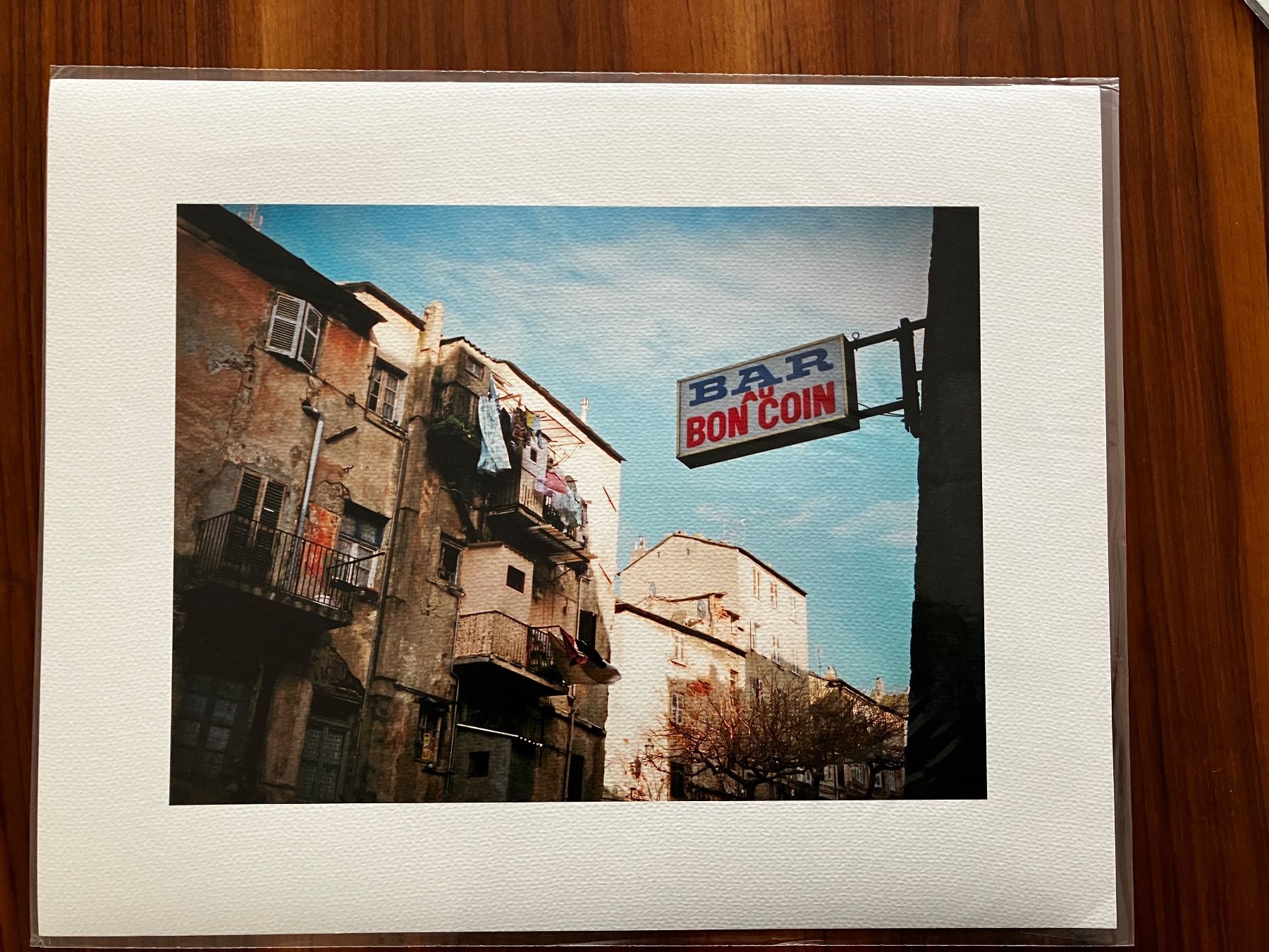Foto & Immagini: Foto "Bar au Bon Coin" – Nuovo e nell'imballaggio originale da Zürich venduto da katix