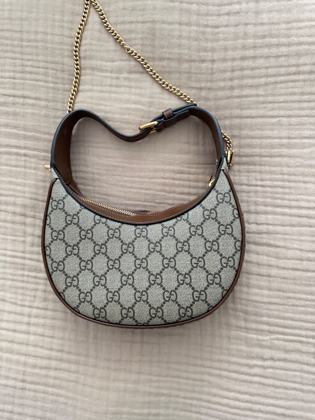 Gucci Borse da donna: Gucci GG half-moon-shaped mini bag – Nuovo (secondo la descrizione) da Bülach venduto da ale_2zhc 4