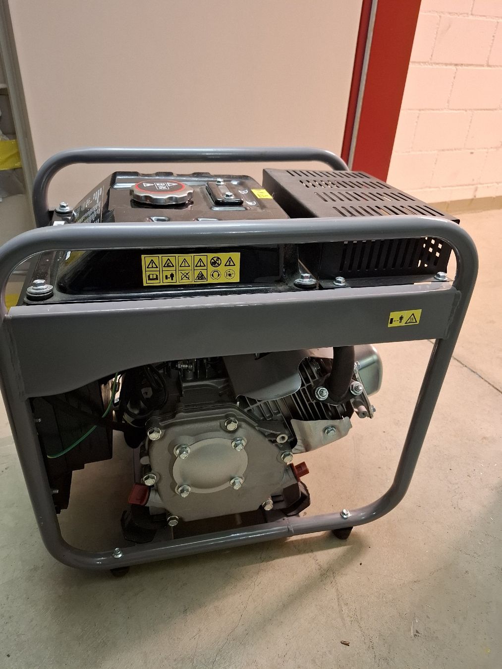 Stromgeneratoren: Ayce Generator PD2500 I – Neu und originalverpackt aus Rickenbach b.Wil von Benjamin_03 2