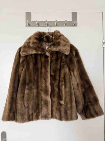 Kunstpelzjacke braun kurzer Schnitt, 38, neuwertig