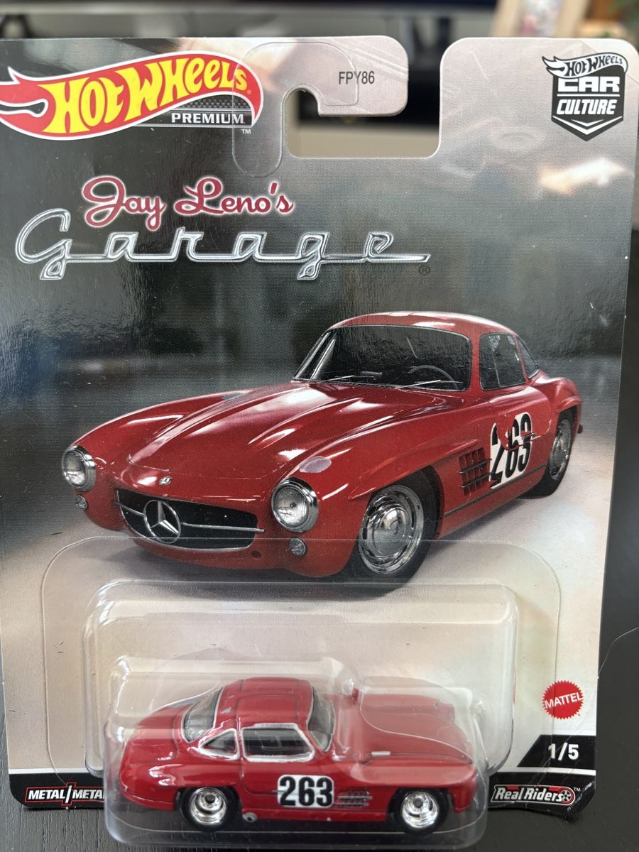 Hot Wheels Modellini d'auto: Hot Wheels Mercedes – Nuovo e nell'imballaggio originale da Martigny venduto da Olive9