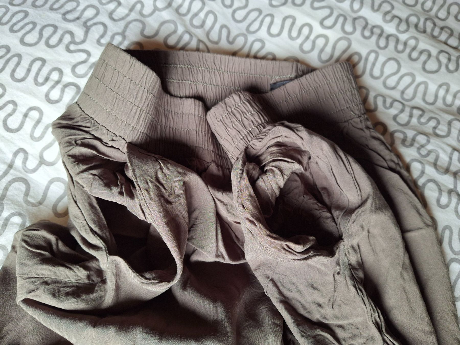 Hosen: Pantalon léger vert olive taille XS/S marque Chicorée – Gebraucht aus Villiers von san_jn5w 3
