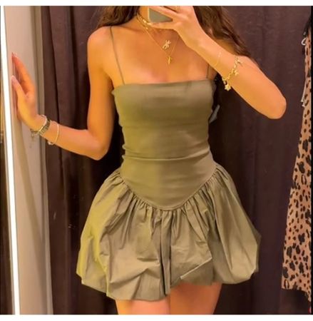 Zara Kleid Sommerkleid Minikleid Khaki Oliv Gr. M Neuwertig