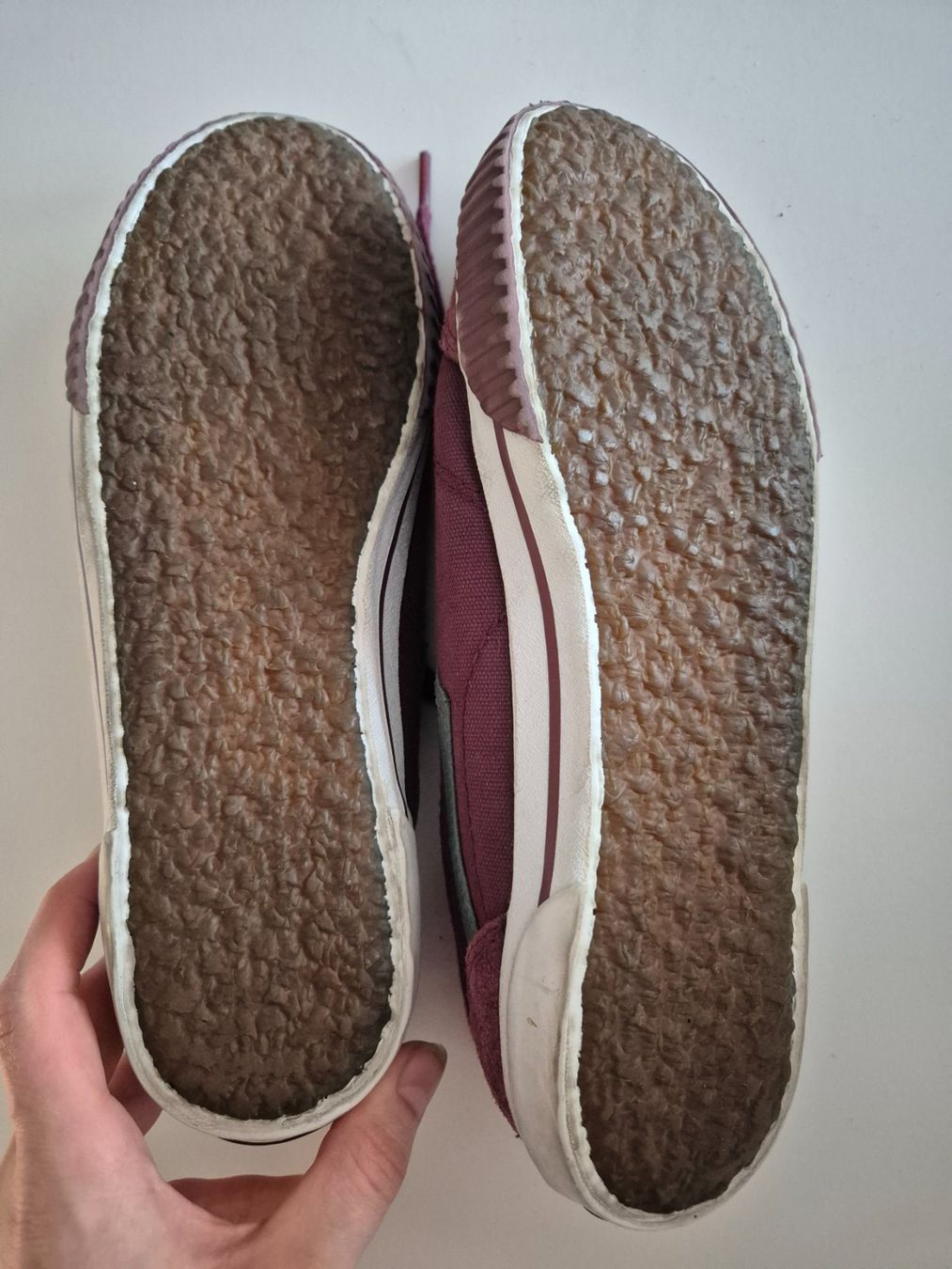 Esprit Damenschuhe: Esprit Sneaker Schuhe Gr. 36/37 Pflaume – Gebraucht aus Zürich von pau_y8mv 8